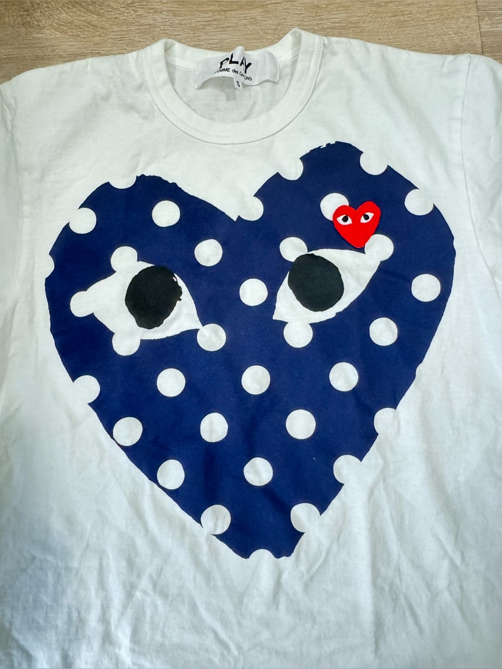 Comme des Garcons PLAY Polka Heart Tee - White, Navy & Red - Picture 3 of 5